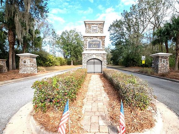 3rd image of 186 Majestic Oaks Dr