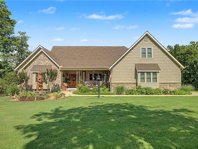 1 Hughes Ln, Bella Vista, AR, 72715