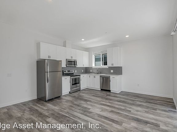 3rd image of 6430 N Montana Ave #202