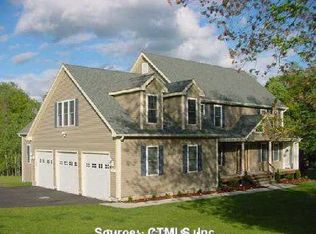 24 Old Oak Rd, Norwich, CT 06360