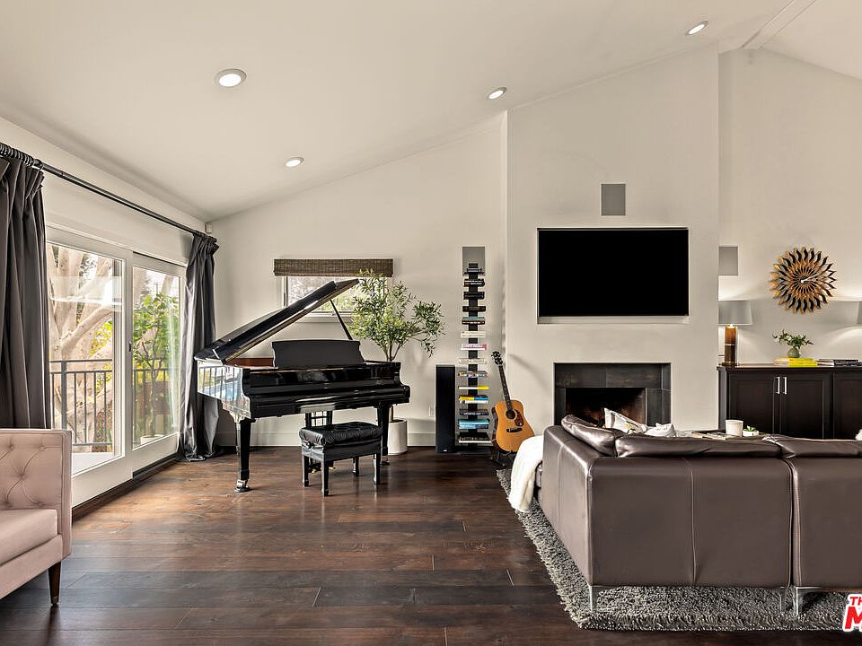 1st image of 8231 Gulana Ave