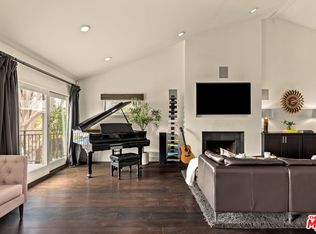 8231 Gulana Ave, Playa Del Rey, CA 90293