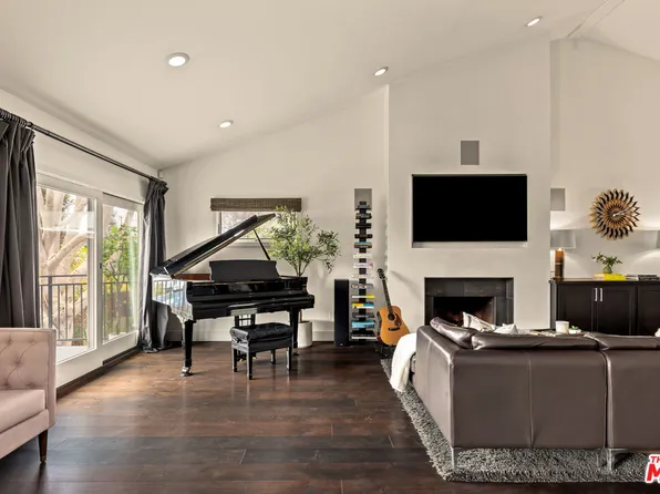 8231 Gulana Ave, Playa Del Rey, CA 90293