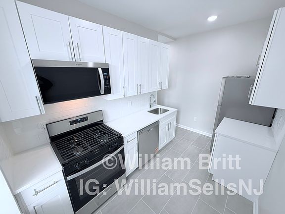 2nd image of 64-66 Sherman Pl #35