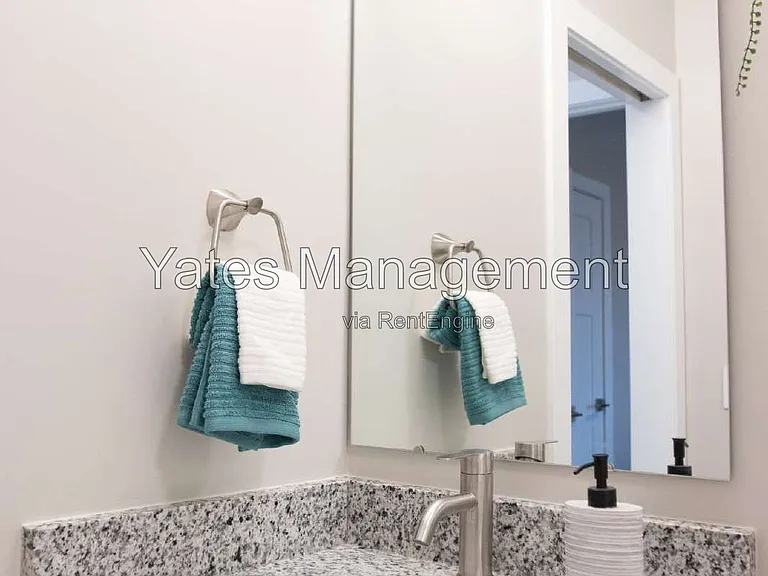 411 W McPherson Ave #203 — Photo 15