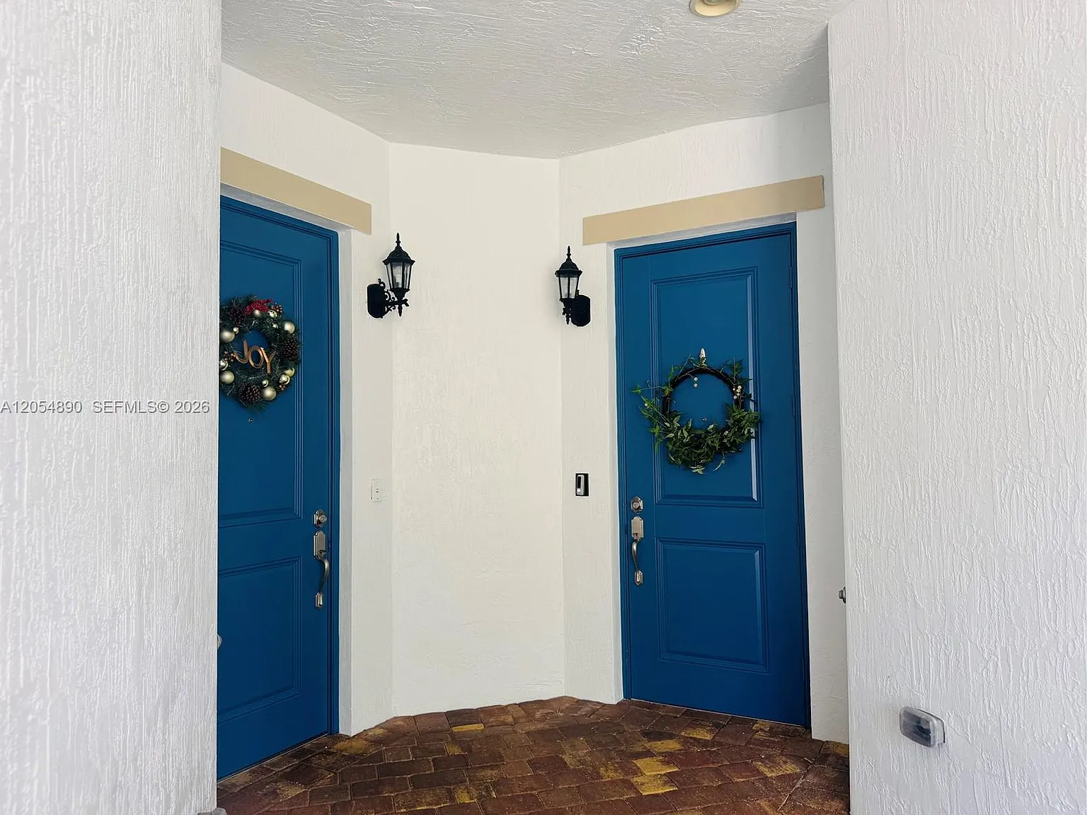 Pembroke Lakes South — Photo 2