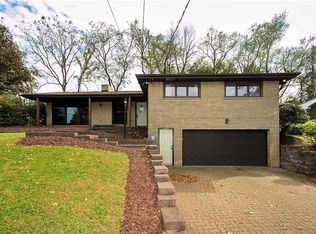 1 Sunbirch Dr, Jeannette, PA 15644