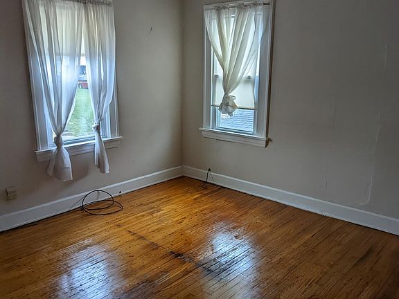 3rd image of 4824 E 88th St