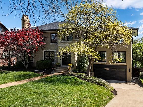 3rd image of 36 Crestwood Dr