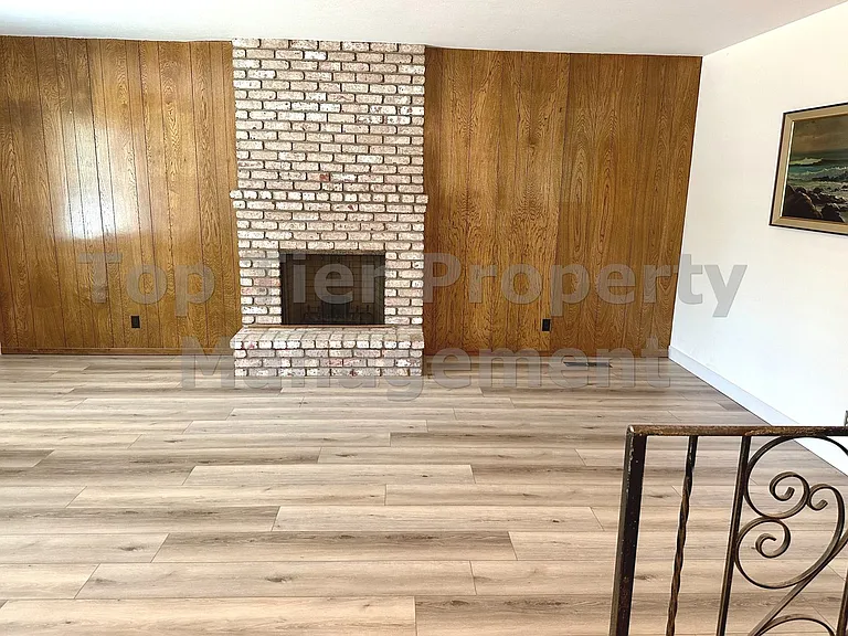 2265 Walnut Blvd — Photo 3