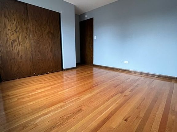 5th image of 371 Yates Ave APT 9