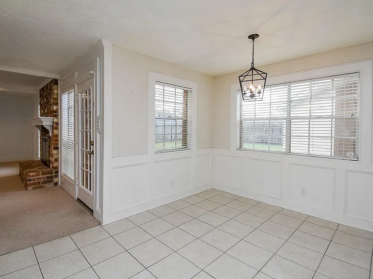 910 Shillington Dr — Photo 26