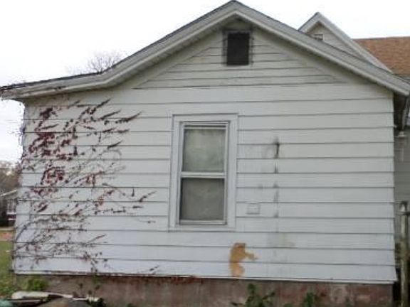3rd image of 230 Sumner St