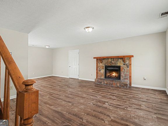 4th image of 9042 Chestnut Lake Dr
