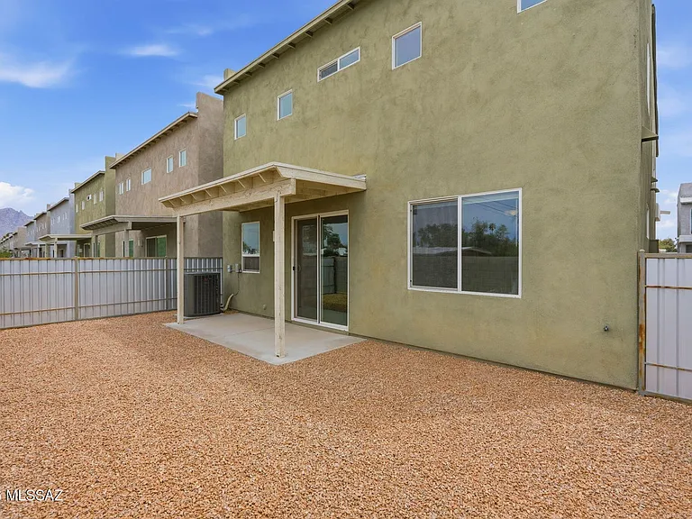 2815 N Fair Oaks Ave — Photo 41