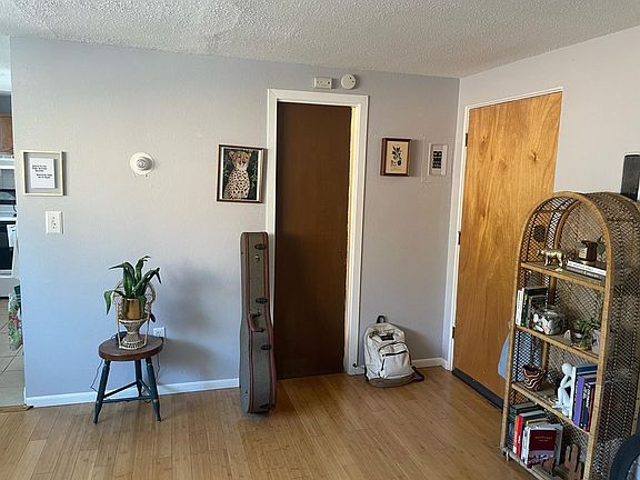 4th image of 1550 Detroit St APT 301