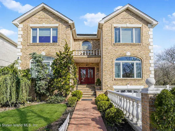 169 Pinewood Ave, Staten Island, NY 10306
