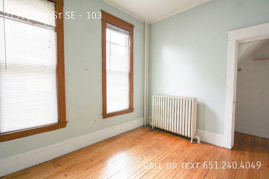 2nd image of 1318 7th St SE #103