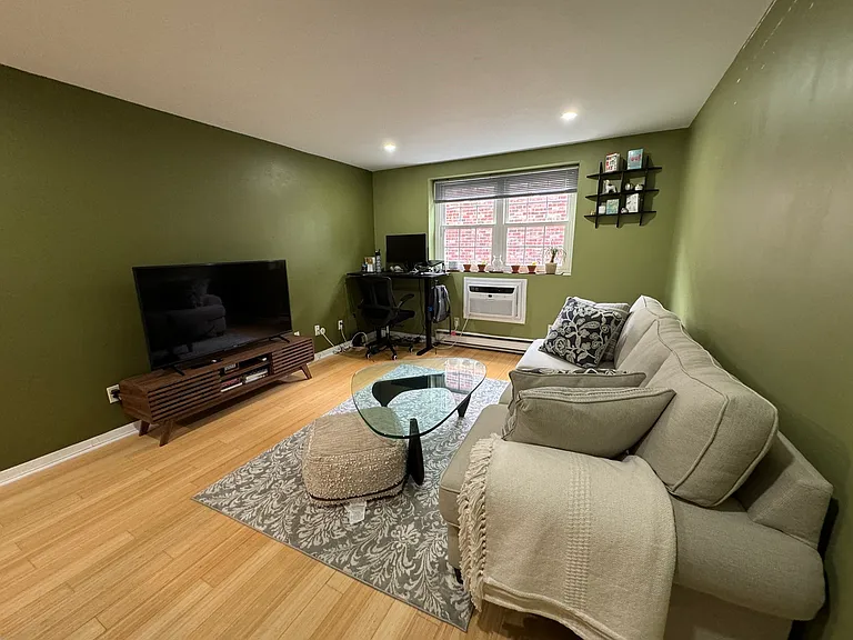 116 Sycamore St #22 — Photo 2