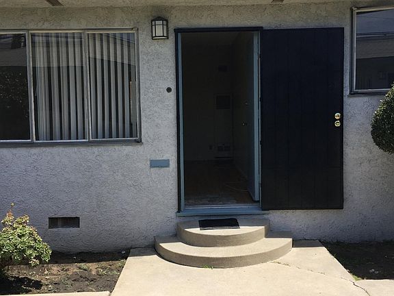 4th image of 1346 W 163rd St Unit B