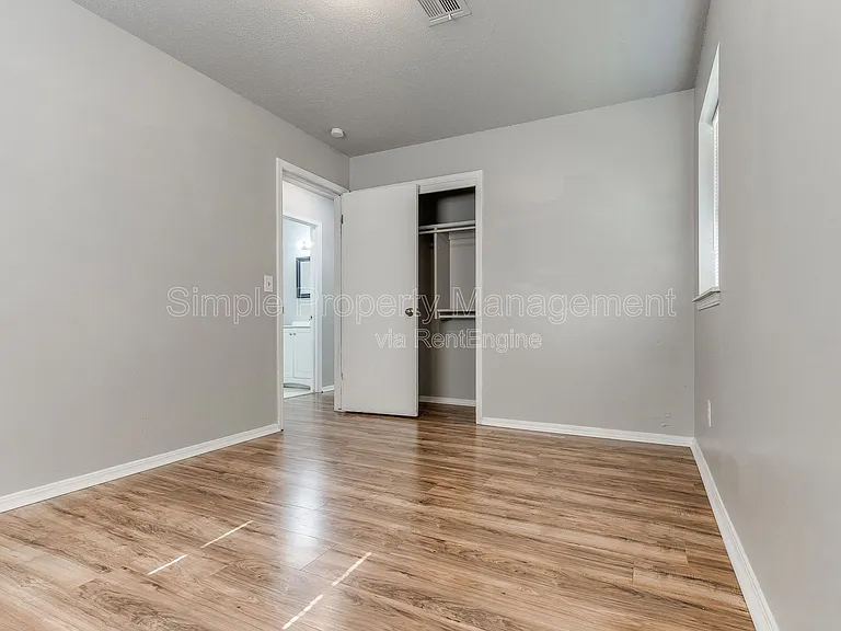 7505 NW 29th St — Photo 24