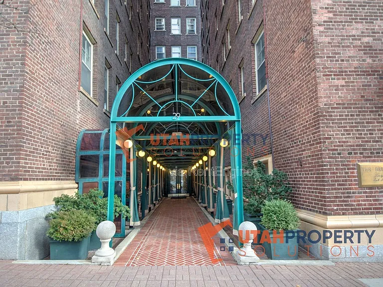 29 S State St #313 — Photo 1