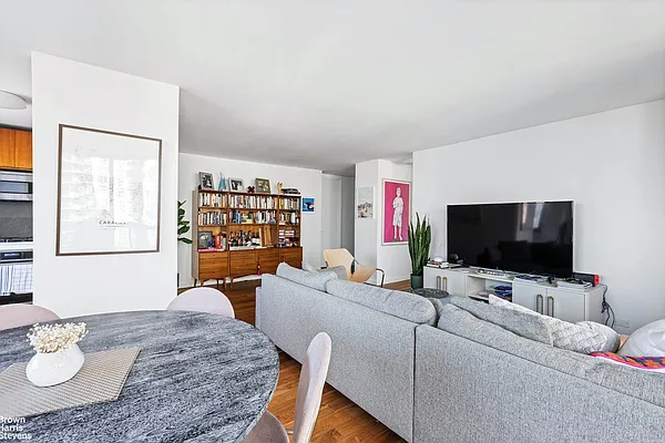 Rented by Brown Harris Stevens | media 22