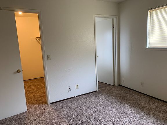 5th image of 684 E 12th St #3