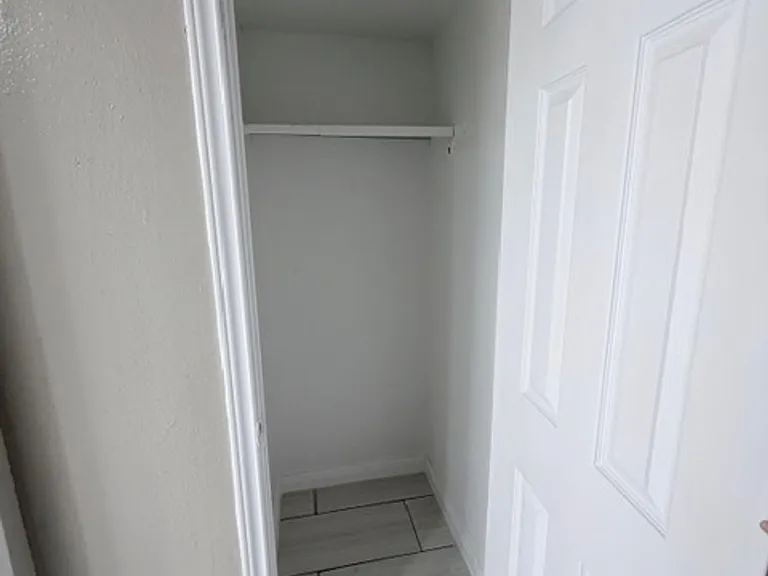 Stoneriver Apartments — Photo 11