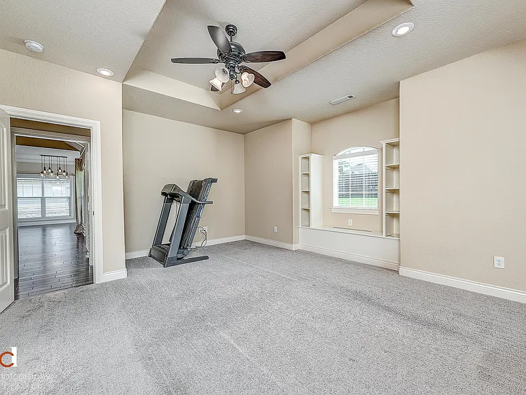 1408 NE Dysart Woods Ln — Photo 20