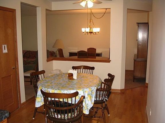 3rd image of 4655 N Cumberland Ave APT 214