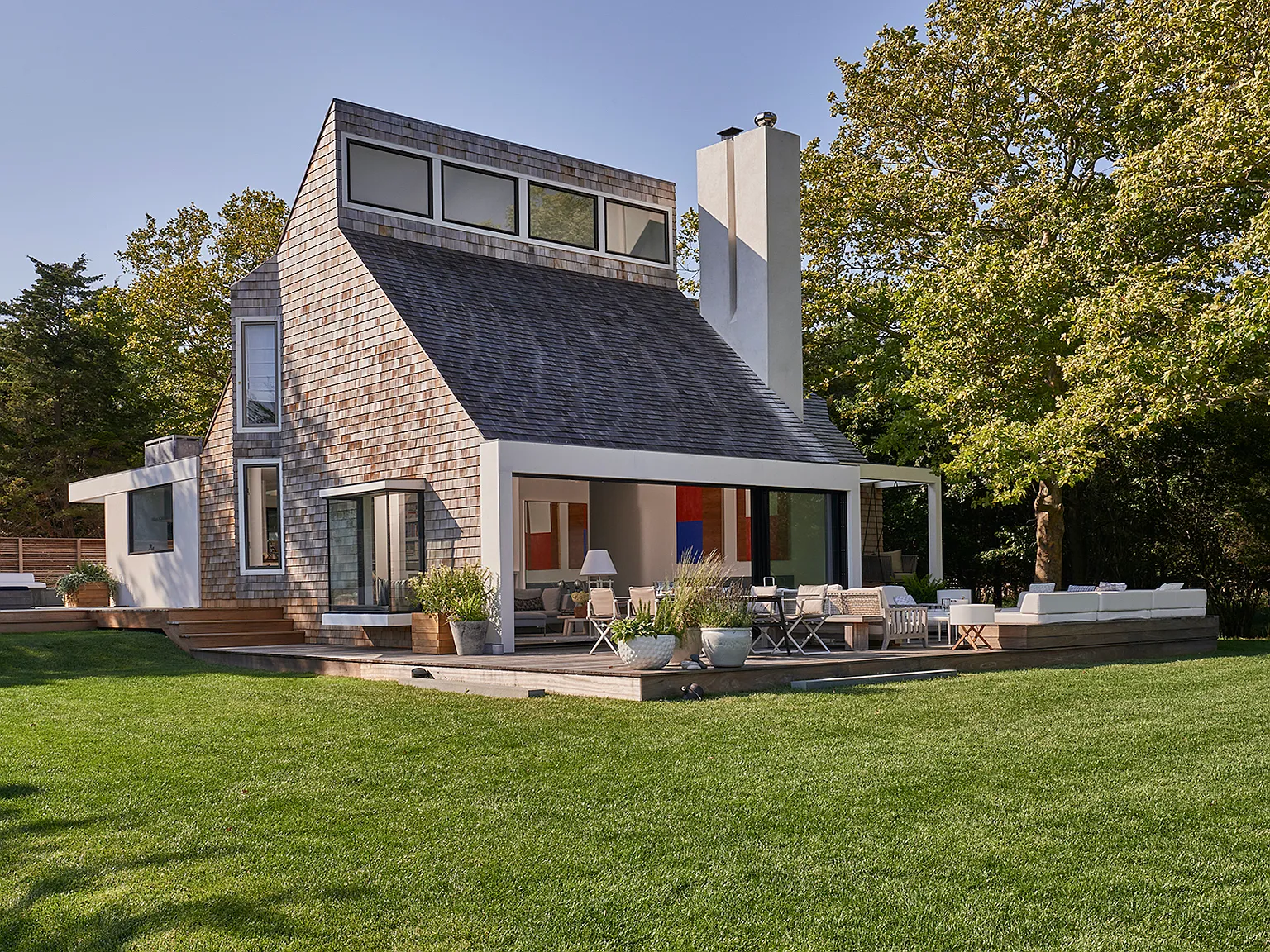 Designer Owned Modernist Waterfront — Photo 3