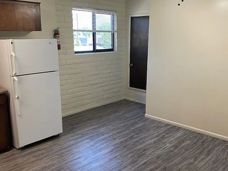 600 W Fresquez Dr — Photo 2