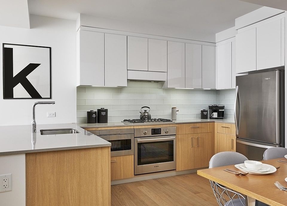 1st image of 10 Halletts Pt APT 803
