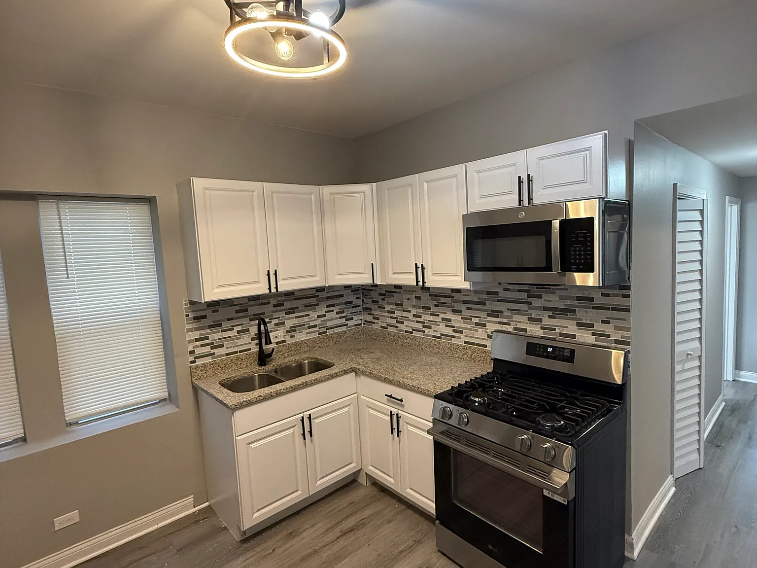 3 bed, $1,900 — Photo 4