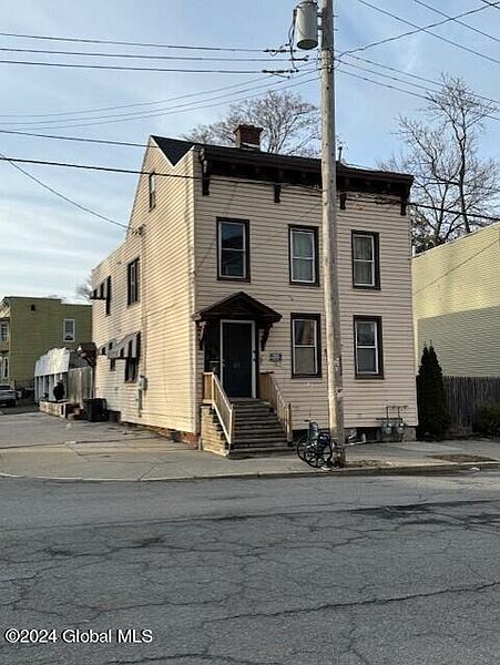 2nd image of 47 Lexington Avenue