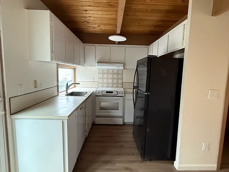 14376 SW Farmington Rd — Photo 15