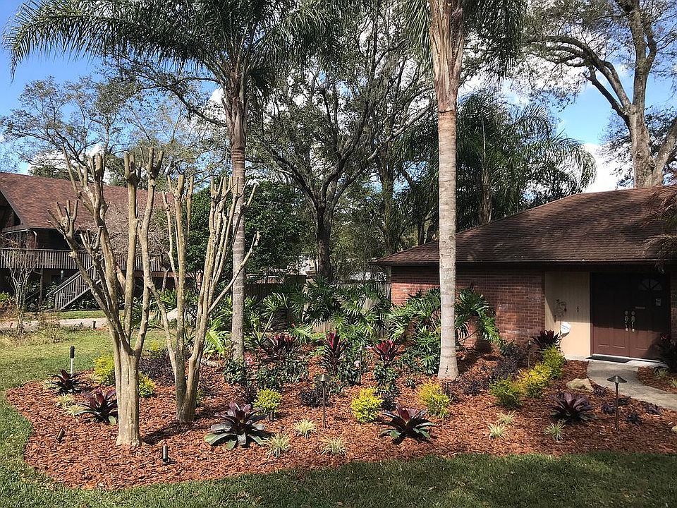 2nd image of 1801 Parkwood Dr