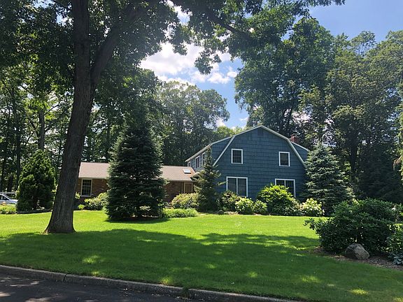 5th image of 2 Hazelton Ln