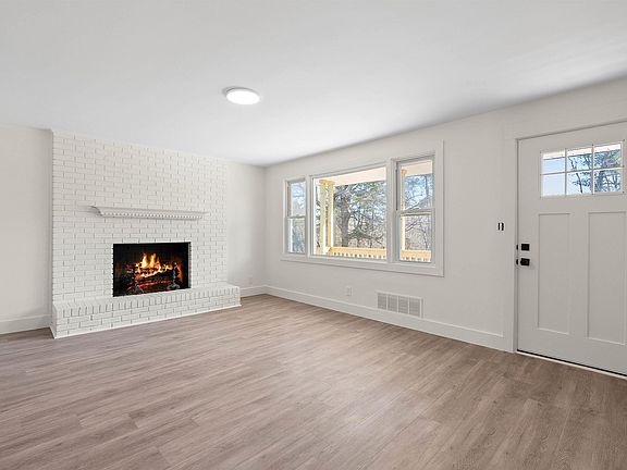 4th image of 648 Overhill Dr