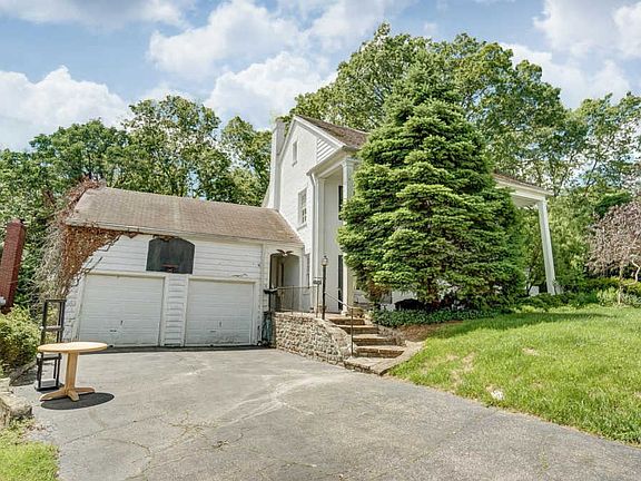 4th image of 2535 Moundview Dr