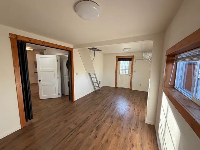 233 NW Cedar Ave #D — Photo 16