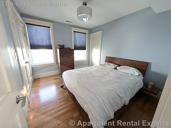 5th image of 29 Cameron Ave #1