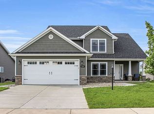 2204 Slade Ln, Mahomet, IL 61853