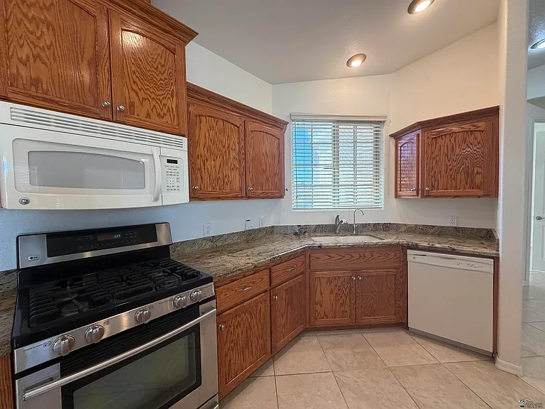 3333 S Kinnow Ave — Photo 6