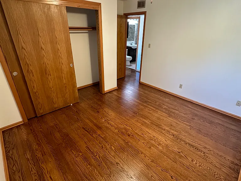 Clark Street Apartments — Photo 7