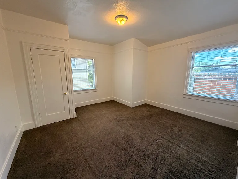 319 Thoma St — Photo 19