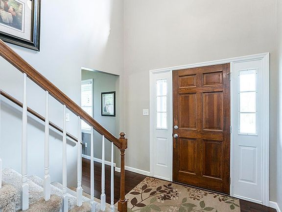 4th image of 106 Daisey Dr