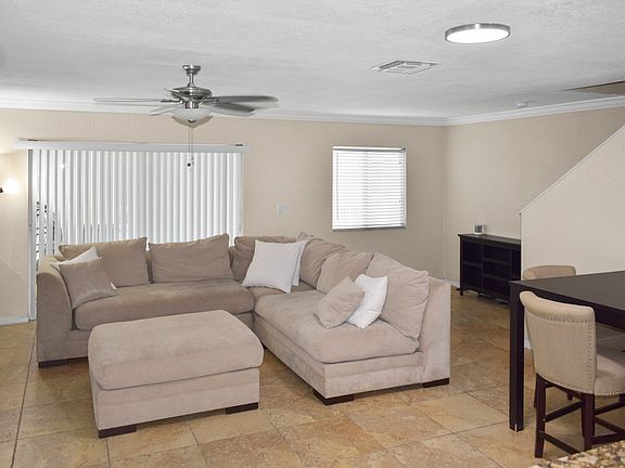 Spacious living room