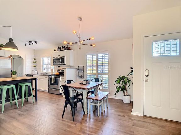 5th image of 3918 Pelican Ln